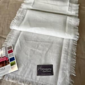 runner-preziosa-lino-saint-tropez-con-frange-bianco