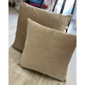 cuscino-arredo-neith-in-2-misure-velluto tortora